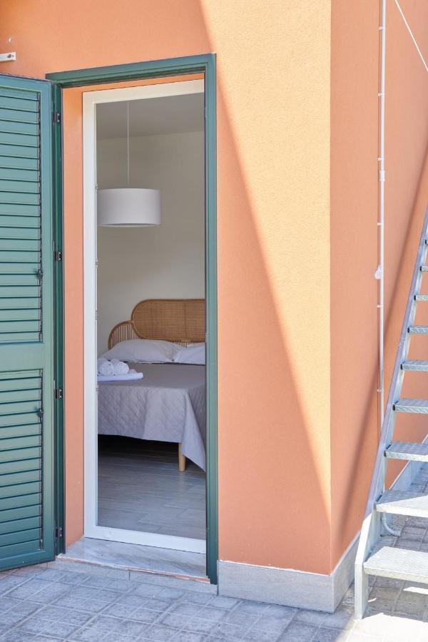 Salinelle Rooms Lascari Exterior foto